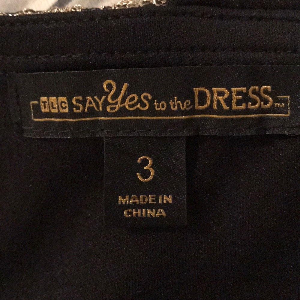 Macy’s TLC Say Yes To The Dress - 2 piece - Picture 7 of 8